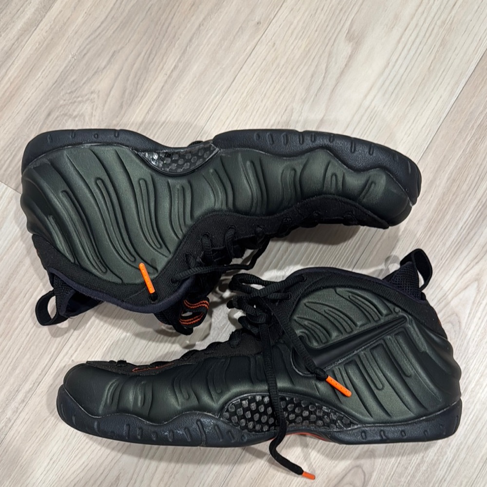 Men's Black and Green Sneakers